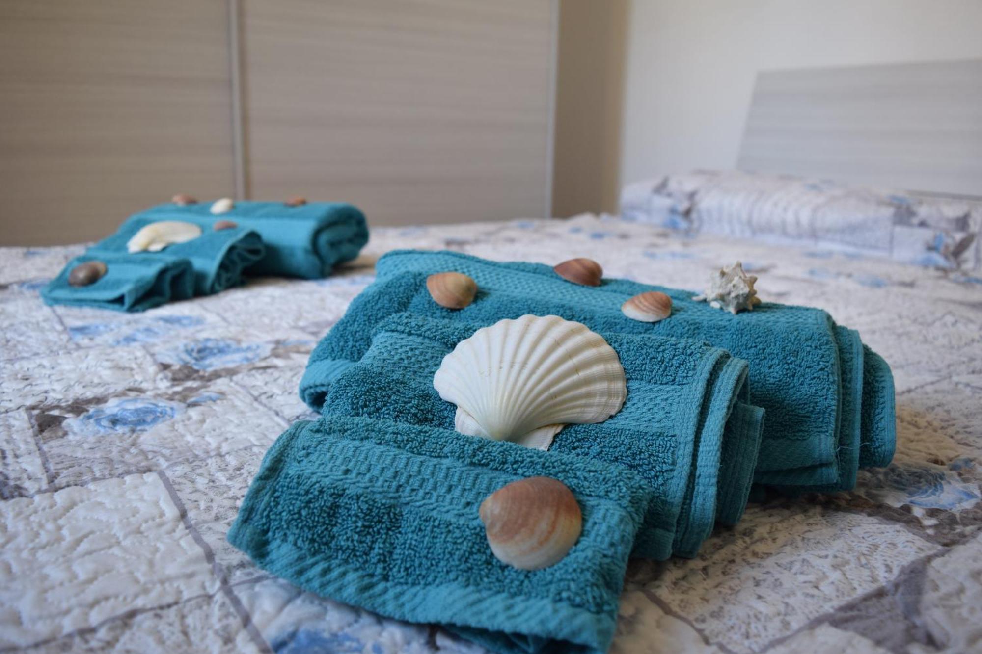 Appartamento Vista Mare A La Maddalena Экстерьер фото