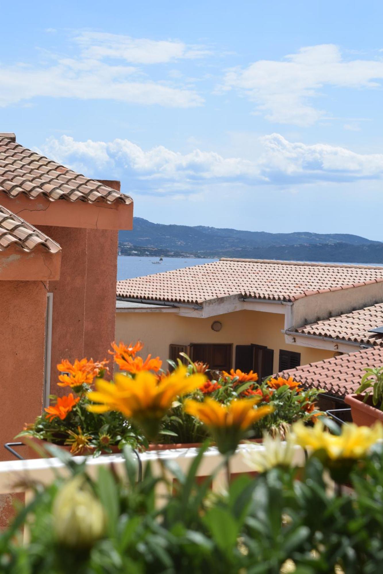 Appartamento Vista Mare A La Maddalena Экстерьер фото