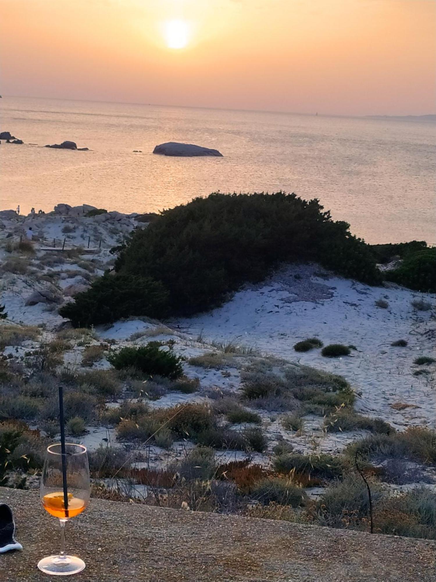 Appartamento Vista Mare A La Maddalena Экстерьер фото