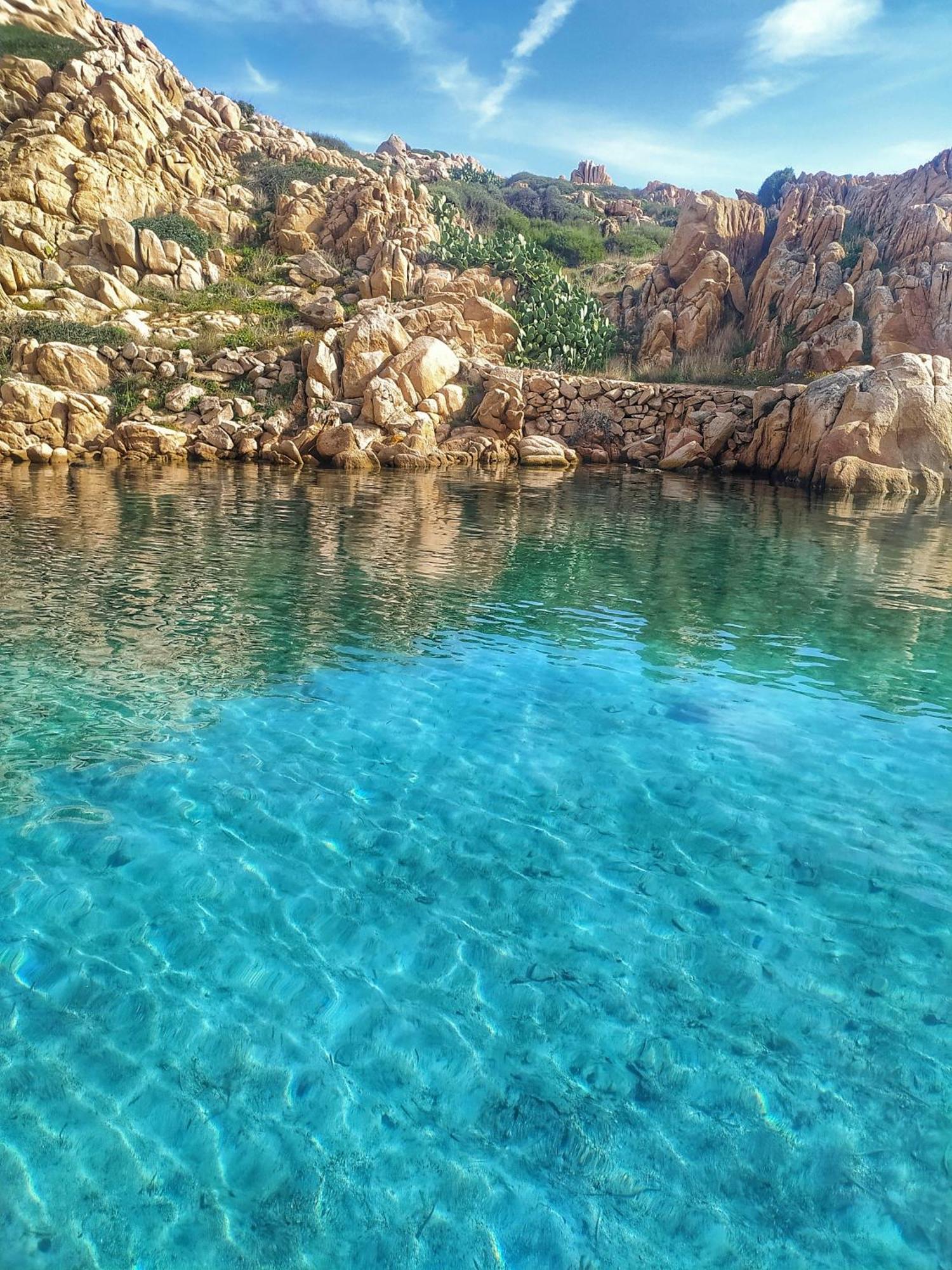Appartamento Vista Mare A La Maddalena Экстерьер фото
